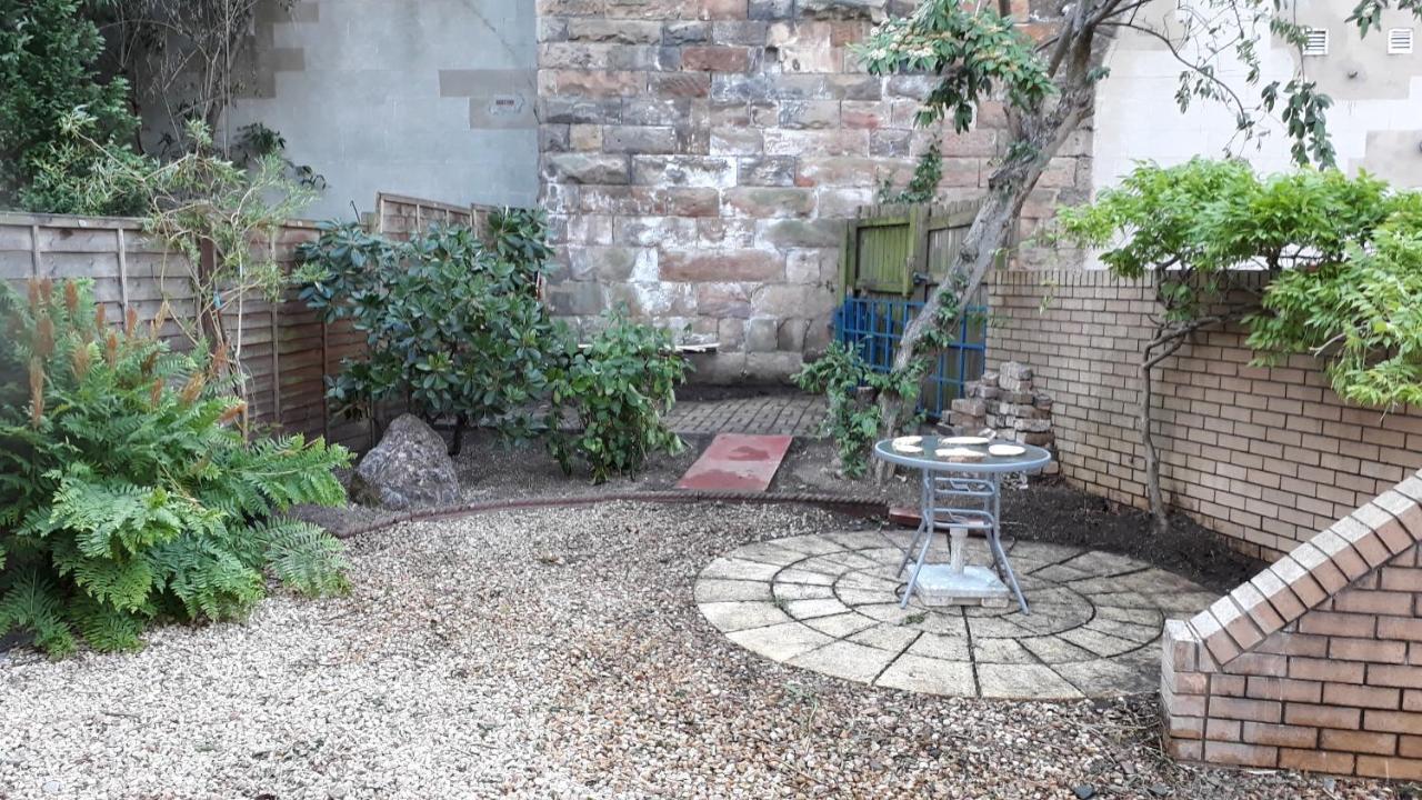 Bright City Centre House - Private Garden & Parking! Villa Glasgow Bagian luar foto